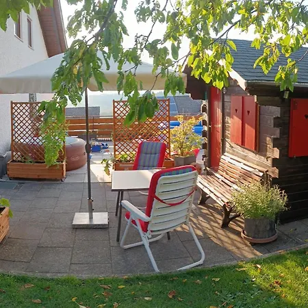 Kleine Holzhuette Im Garten Ubytování v soukromí